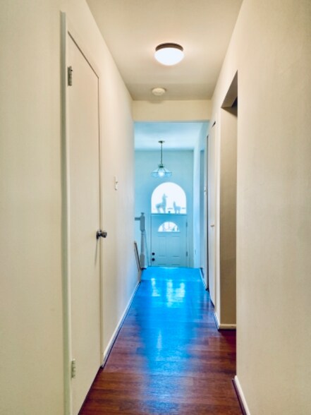 Building Photo - 10690 High Beam Ct