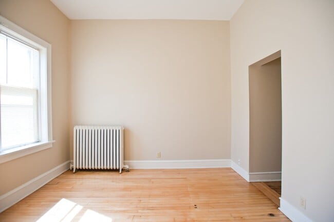 Building Photo - Spacious 2BR on Milwaukee’s Lower East Side – $1,395/mo | Heat Included + Free Laundry