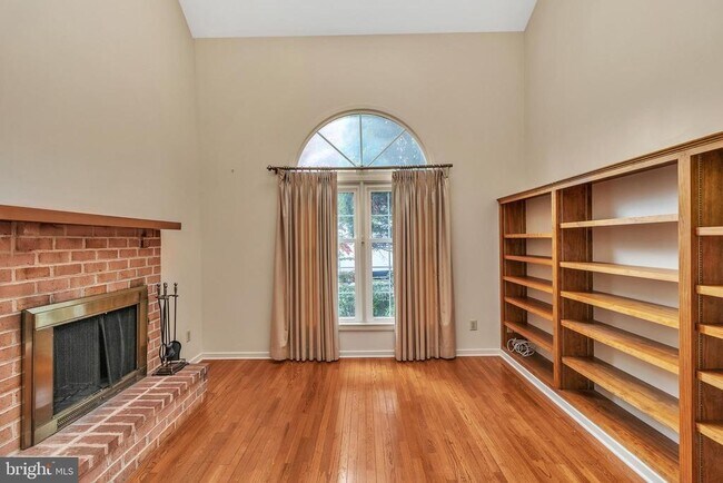 Building Photo - 48 Stonehurst Ct