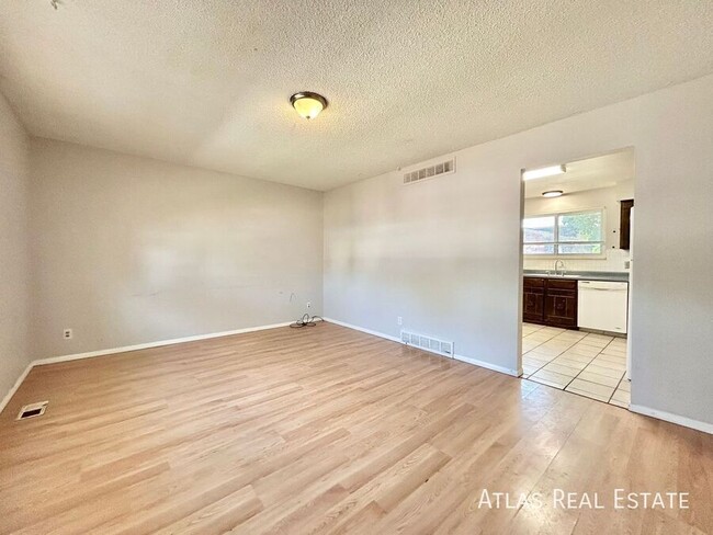 Building Photo - 12494 Edwards Pl