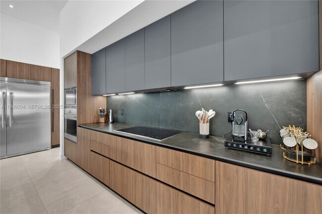 Building Photo - 2110 NE 197th Terrace