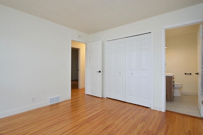 Building Photo - Spacious 4-Bed 1.5 Bath Home Available Now...