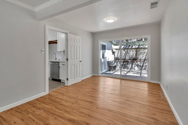 Building Photo - 520 Dawkins Dr