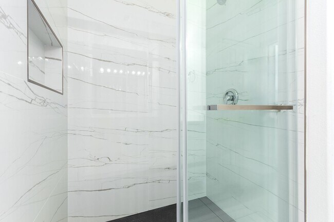 Building Photo - GATED SUMMERLIN CONDO/COMMUNITY POOL/SPA/ BASKETBALL COURT-2 CAR ATTACHED GARAGE!