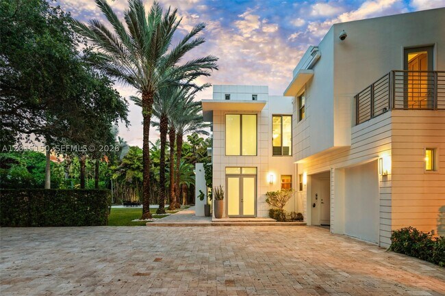 Building Photo - 3917 S Le Jeune Rd