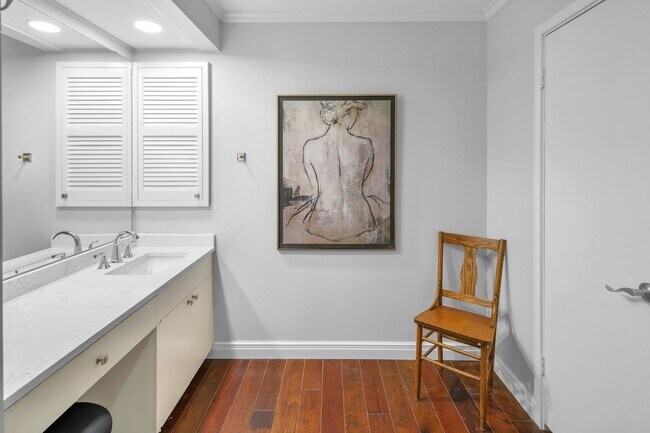 Building Photo - CHARMING 5 BDRM HOME IN CASTLE HILLS!!