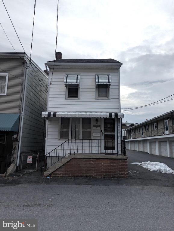 Building Photo - 325 Lewis St