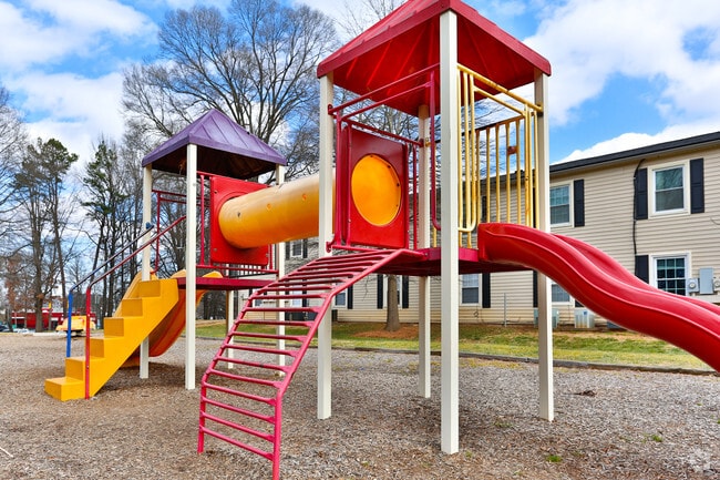 playground - Hampton Creste Apartments
