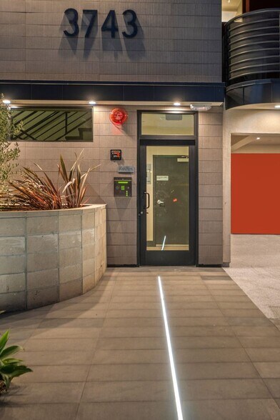 Building Photo - 3743 Midvale Ave