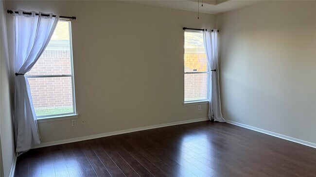 Building Photo - 2107 Auburn Vale St