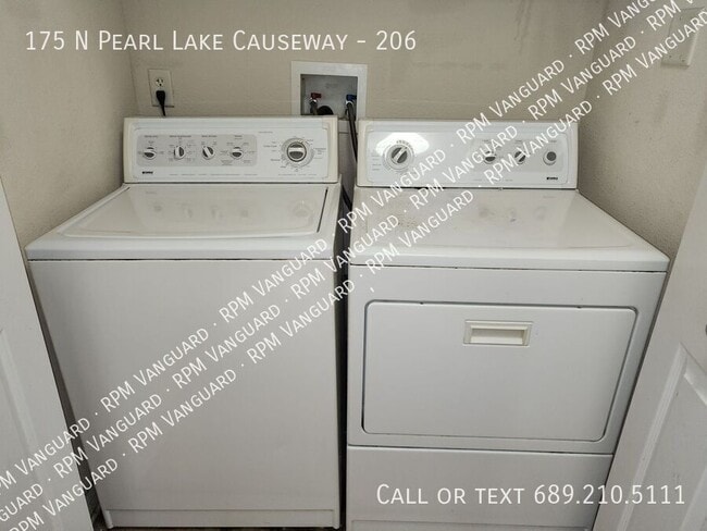 Building Photo - 175 N Pearl Lake Causeway