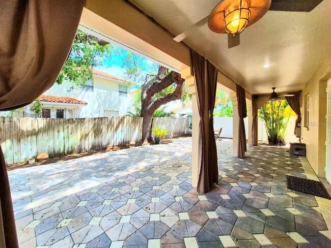 Building Photo - 3817 W Tacon St