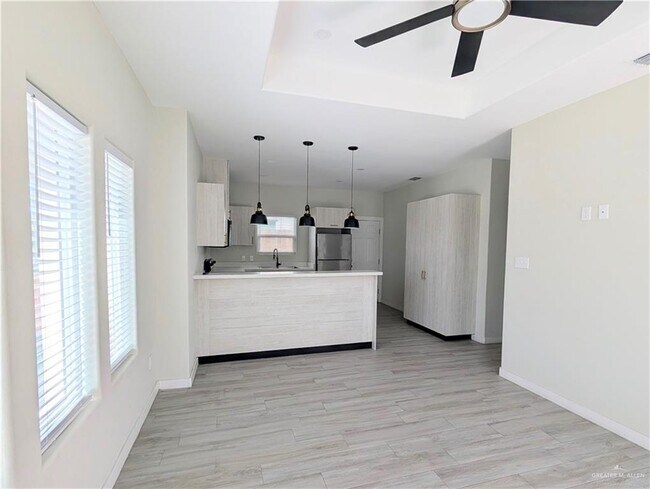 Building Photo - 14 S McColl Rd