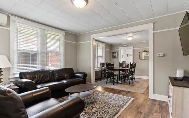 Building Photo - Coming Soon - Charming 3 Bedroom, 1.5 Bath...