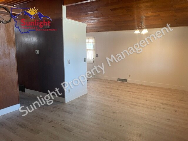 Building Photo - 1037 Wyoming Ave