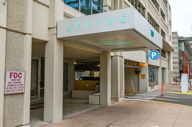 Building Photo - 300 Bowie St