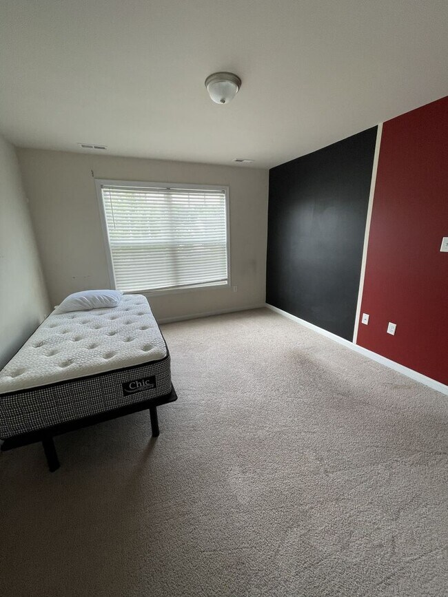 Building Photo - 2913 Seven Kings Ct