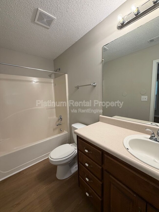 Building Photo - 209 Briarwood Dr
