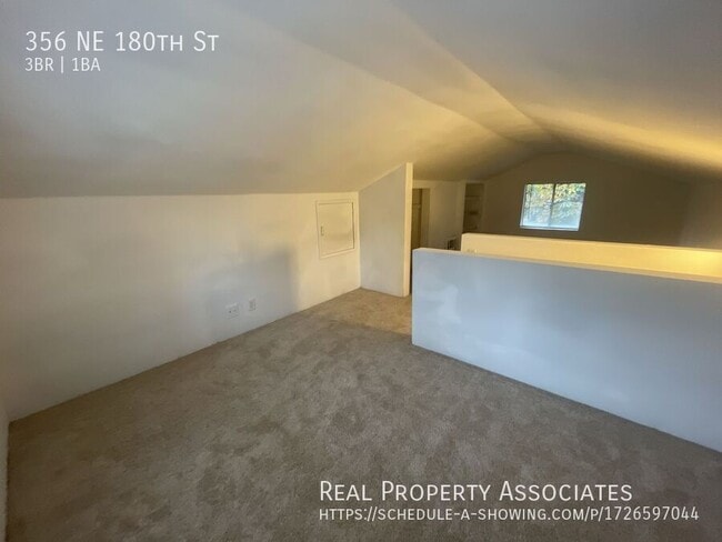 Building Photo - 356 NE 180th St