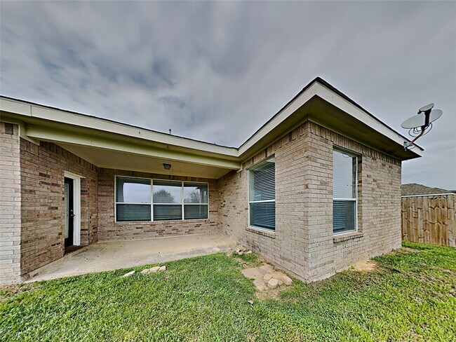 Building Photo - 4730 Plum Forest Rd