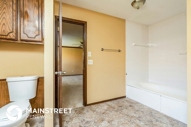 Building Photo - 708 Cactus Ct