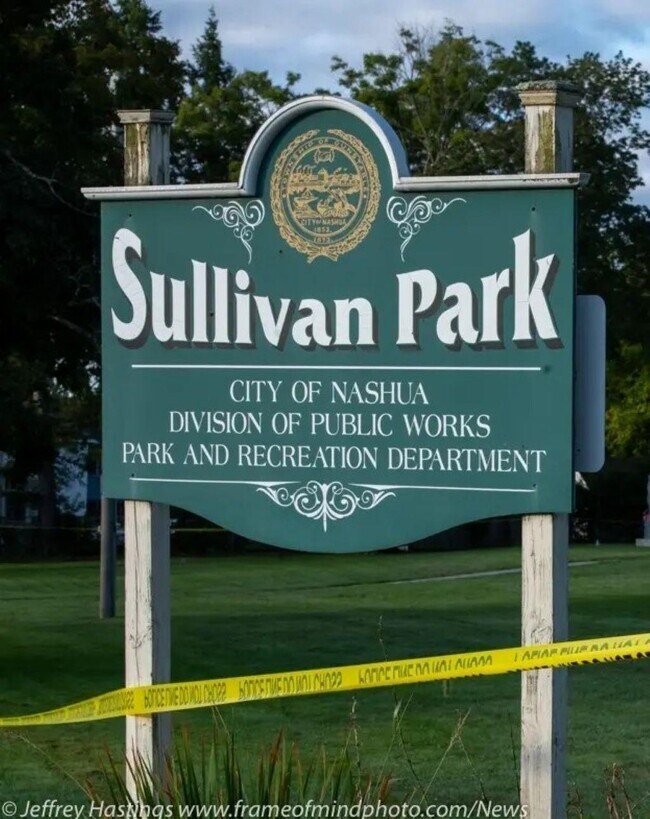 Building Photo - 42 Bowery St