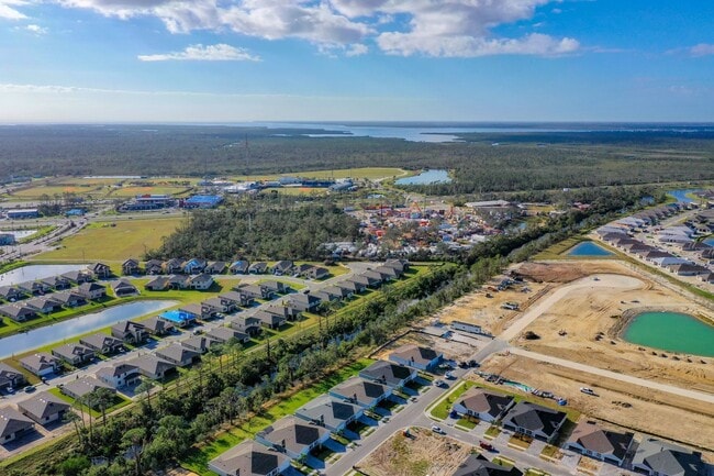 Primary Photo - Villa Home in West Port - 3/2/2 close to s...