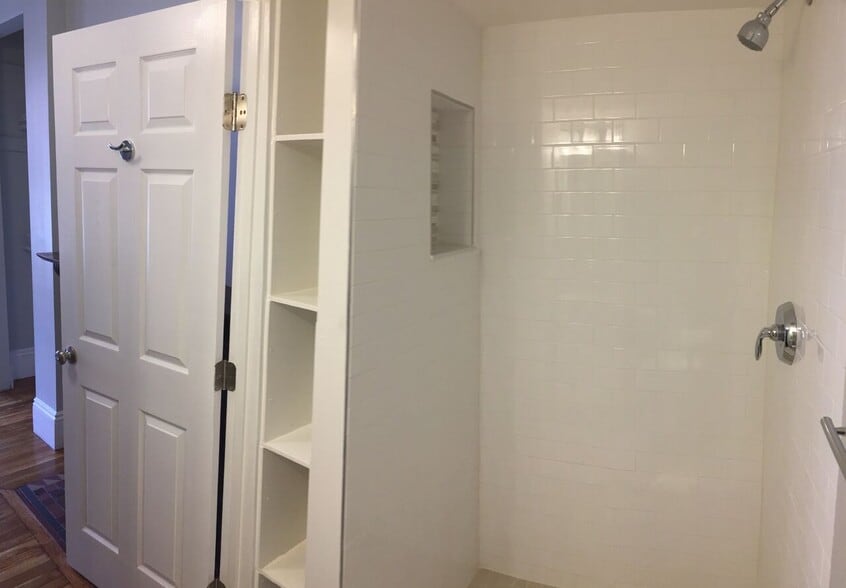 Building Photo - 14 Symphony Rd