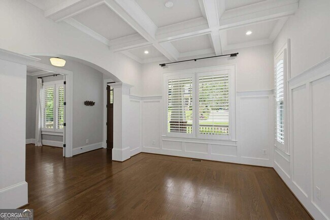 Building Photo - 1452 Woodland Hills Dr NE
