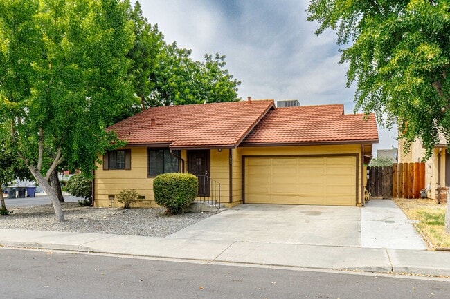 Building Photo - 3521 Akeby Dr