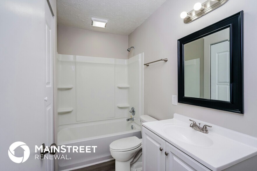 Building Photo - 8903 Willowcreek Dr