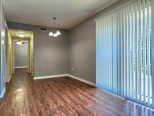 Building Photo - FOR RENT 1 bedroom, 1 bathroom, upper floor condo.