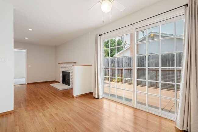 Building Photo - Charming 3-Bed, 2-Bath Home for Rent in Go...