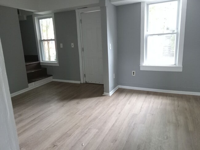 Building Photo - 718-720 E Grape St.