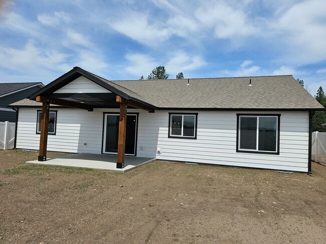 Building Photo - Brand New Beautiful 4 bedroom Home in Rathdrum!