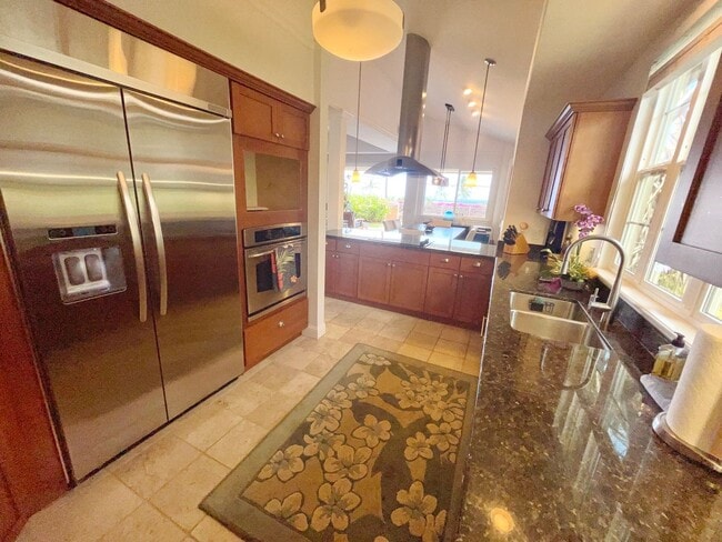 Building Photo - KAI MALU IN WAILEA, LUXURY 3bed/2.5bath Townhome with Wonderful Ocean Views, exquisitely Furnishe...