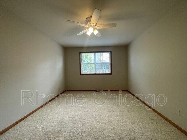 Building Photo - 519 W Parkside Dr