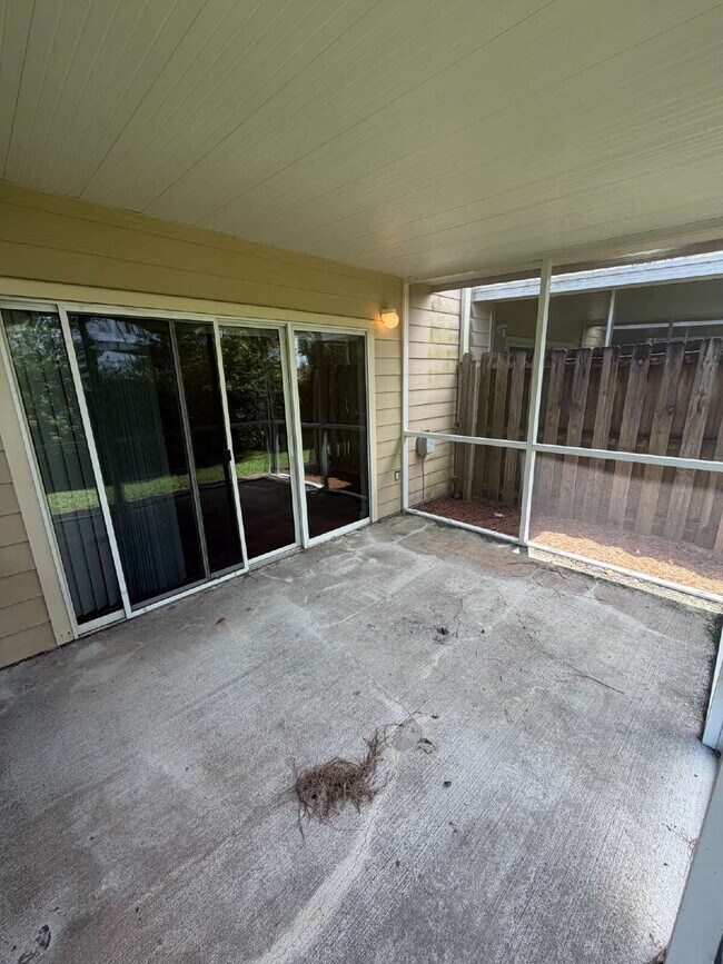 Building Photo - Luxurious 3-Bedroom Condo in Panama City, FL with Spacious Layout and Modern Amenities!