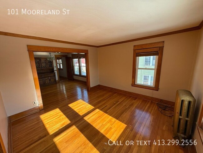 Building Photo - 101 Mooreland St