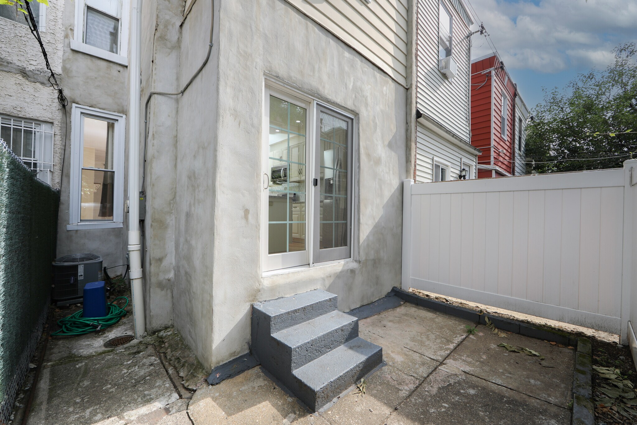Building Photo - 2928 Turner St