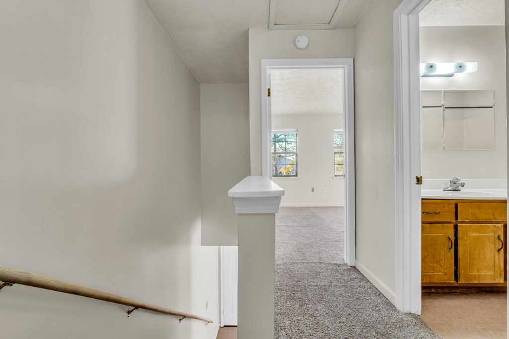 Building Photo - 164 High St