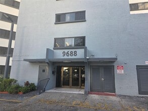 Building Photo - 9688 Fontainebleau Blvd