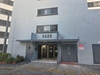 Building Photo - 9688 Fontainebleau Blvd