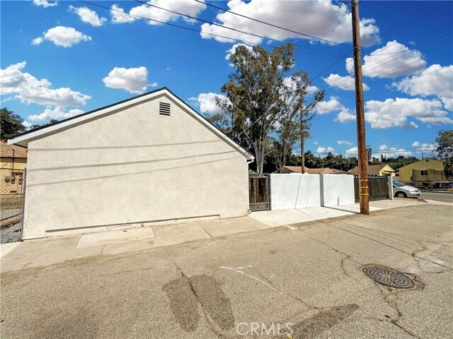Building Photo - 4187 Dwight Ave