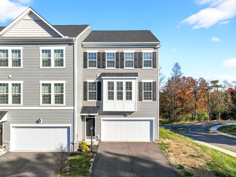 Primary Photo - 600 Dana Dr