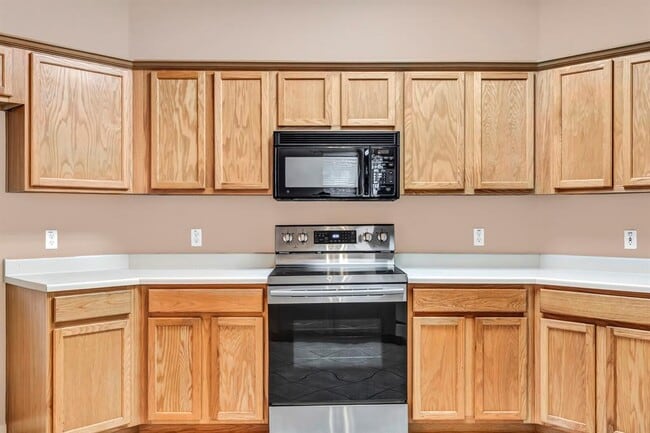 Building Photo - 5700 Lomita Verde Cir
