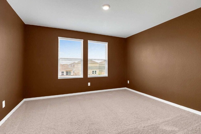 Building Photo - ASK ABOUT FREE APPLICATION FEES THROUGH AUGUST!  "Charming 3-Bedroom Retreat with 2.5 Baths with ...