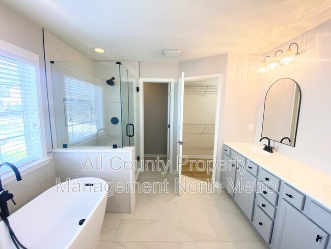 Building Photo - 4440 Azurite St