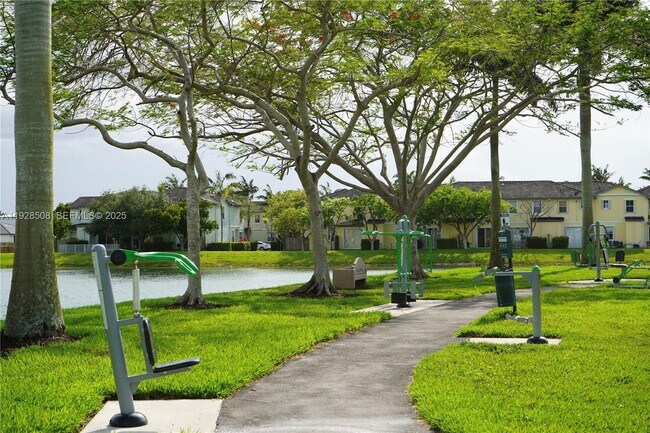 Building Photo - 3334 NE 3rd Dr