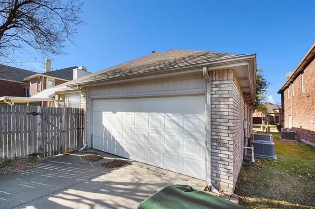 Building Photo - 1005 Creek Bend